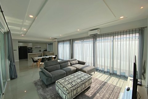 Chalet de 3 dormitorios en Hua Hin, Tailandia № 205674 - foto 15