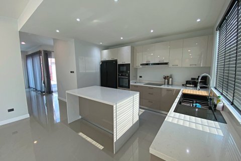 Chalet de 3 dormitorios en Hua Hin, Tailandia № 205674 - foto 13