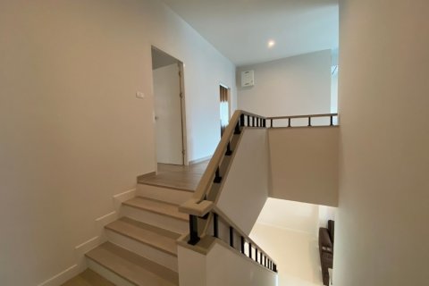 Chalet de 4 dormitorios en Hua Hin, Tailandia № 205678 - foto 14