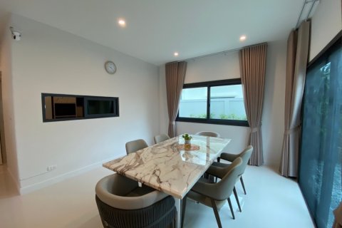 Chalet de 4 dormitorios en Hua Hin, Tailandia № 205678 - foto 7