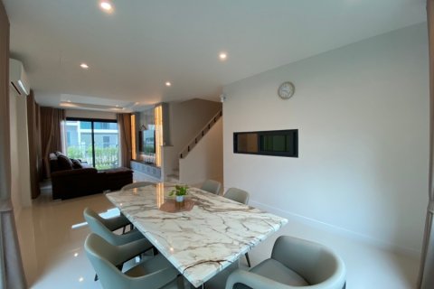Chalet de 4 dormitorios en Hua Hin, Tailandia № 205678 - foto 8