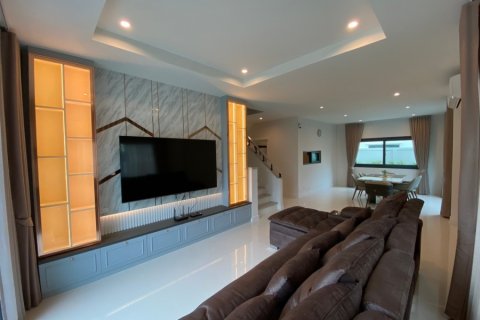 Chalet de 4 dormitorios en Hua Hin, Tailandia № 205678 - foto 4