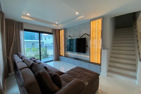 Chalet de 4 dormitorios en Hua Hin, Tailandia № 205678 - foto 3