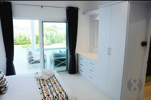 Chalet de 3 dormitorios en Hua Hin, Tailandia № 205676 - foto 22