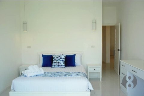Chalet de 3 dormitorios en Hua Hin, Tailandia № 205676 - foto 17
