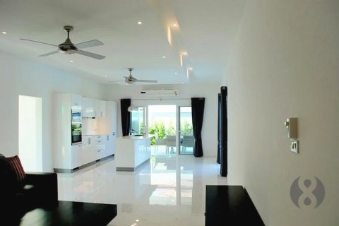 Chalet de 3 dormitorios en Hua Hin, Tailandia № 205676 - foto 14