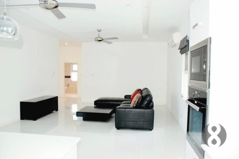 Chalet de 3 dormitorios en Hua Hin, Tailandia № 205676 - foto 12