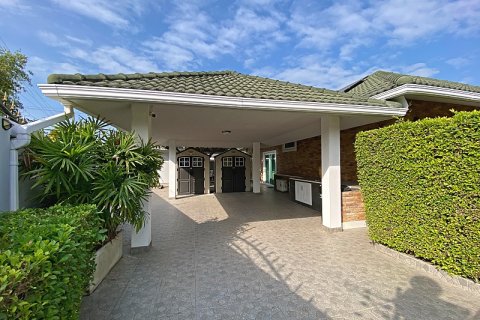 Chalet de 4 dormitorios en Hua Hin, Tailandia № 205679 - foto 7