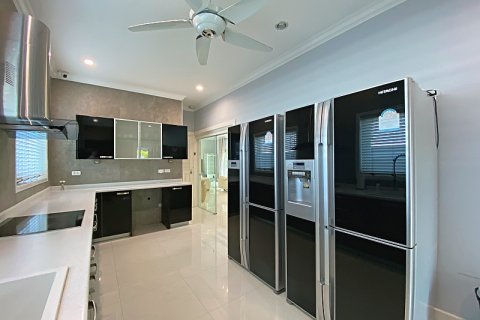 Chalet de 4 dormitorios en Hua Hin, Tailandia № 205679 - foto 20