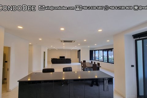 Eigentumswohnung in Watthana, Bangkok, Thailand, 3 Schlafzimmer № 200884 - Foto 2
