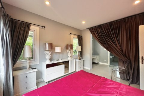 Casa de 3 dormitorios en Pattaya, Tailandia № 115328 - foto 10