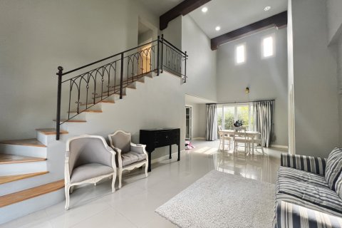 Casa de 3 dormitorios en Pattaya, Tailandia № 115328 - foto 5