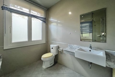 Casa de 3 dormitorios en Pattaya, Tailandia № 115328 - foto 14