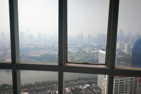 Ático de 4 dormitorios en Bangkok, Tailandia № 180767 - foto 6