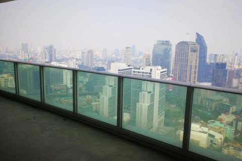 Ático de 4 dormitorios en Bangkok, Tailandia № 180767 - foto 7
