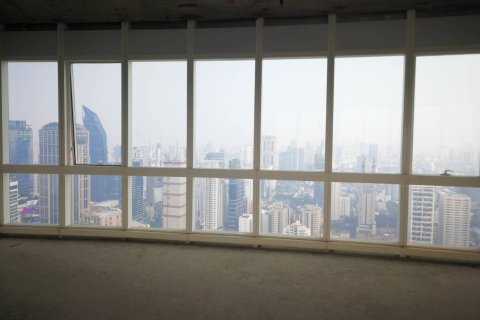 Ático de 4 dormitorios en Bangkok, Tailandia № 180767 - foto 8