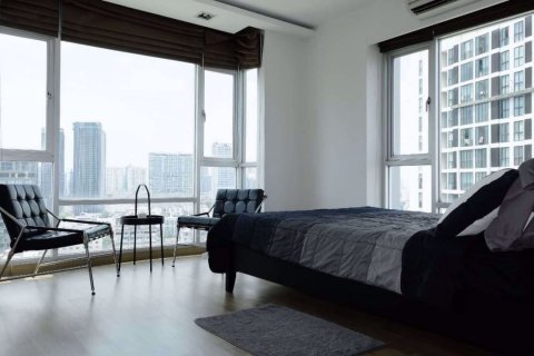 Condominio de 2 dormitorios en Chatuchak, Bangkok, Tailandia № 62883 - foto 9