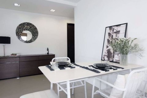 Condominio de 2 dormitorios en Chatuchak, Bangkok, Tailandia № 62883 - foto 2