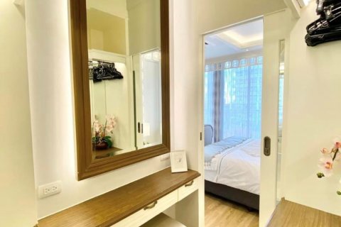 Condominio de 2 dormitorios en Watthana, Bangkok, Tailandia № 133664 - foto 24