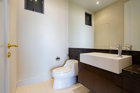 Eigentumswohnung in Watthana, Bangkok, Thailand, 2 Schlafzimmer № 133662 - Foto 13