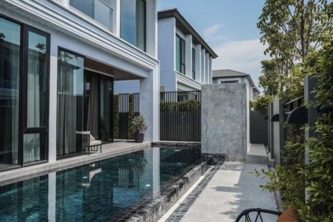 Villa in Bang Na, Bangkok, Thailand 4 Schlafzimmer № 133666