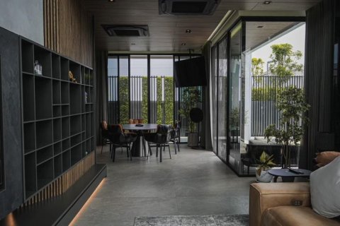 Chalet de 4 dormitorios en Bang Na, Bangkok, Tailandia № 133666 - foto 3