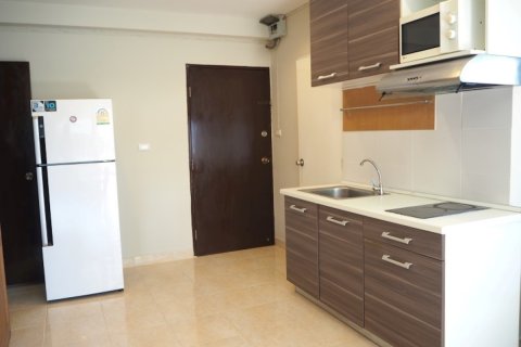 Condo in Khlong Toei, Bangkok, Thailand, 1 bedroom  № 200691 - photo 8