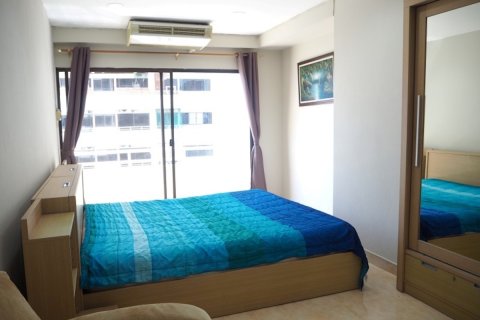 Condo in Khlong Toei, Bangkok, Thailand, 1 bedroom  № 200691 - photo 6