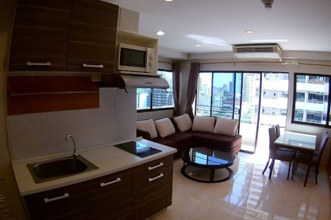 Condo in Khlong Toei, Bangkok, Thailand, 1 bedroom  № 200691 - photo 10
