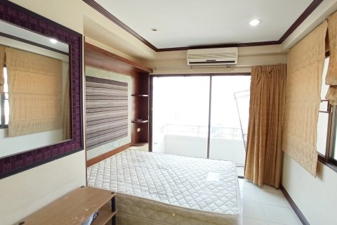Condo à Khlong Toei, Bangkok, Thaïlande, 2 chambres № 200692 - photo 15