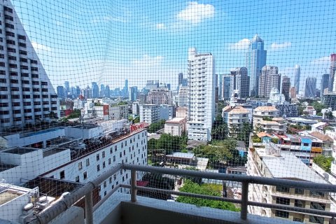 Condo à Khlong Toei, Bangkok, Thaïlande, 2 chambres № 200692 - photo 18