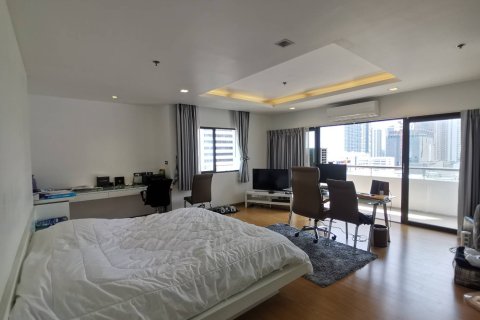 Condominio de 3 dormitorios en Khlong Toei, Bangkok, Tailandia № 200687 - foto 20