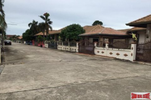 Chalet de 3 dormitorios en Pattaya, Tailandia № 193663 - foto 4