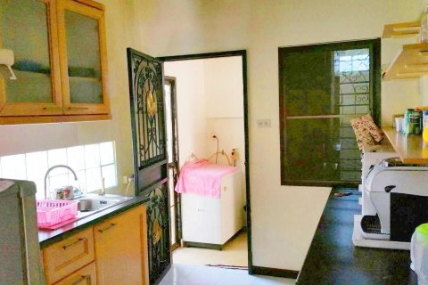 Casa de 3 dormitorios en Pattaya, Tailandia № 146071 - foto 3