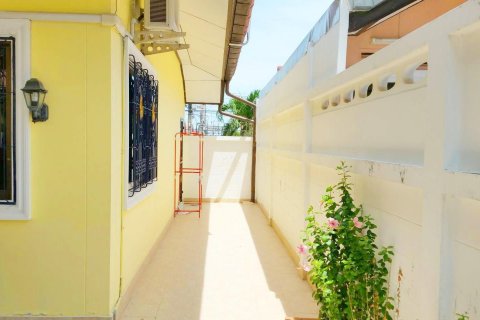 Casa de 3 dormitorios en Pattaya, Tailandia № 146071 - foto 9