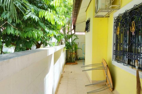 Casa de 3 dormitorios en Pattaya, Tailandia № 146071 - foto 10