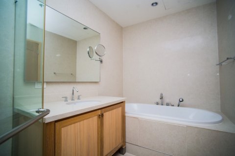 Condominio de 1 dormitorio en Watthana, Bangkok, Tailandia № 200627 - foto 4