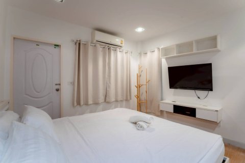 Chalet de 5 dormitorios en Hua Hin, Tailandia № 170957 - foto 22