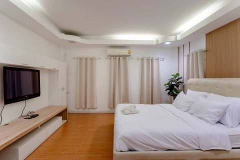 Chalet de 5 dormitorios en Hua Hin, Tailandia № 170957 - foto 11
