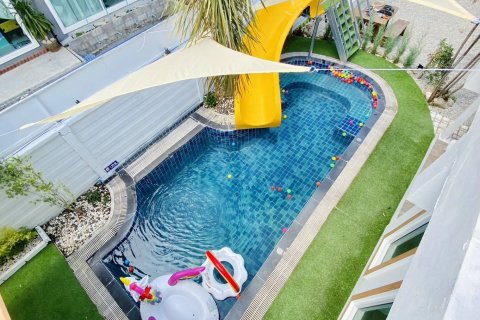 Chalet de 5 dormitorios en Hua Hin, Tailandia № 170957 - foto 3