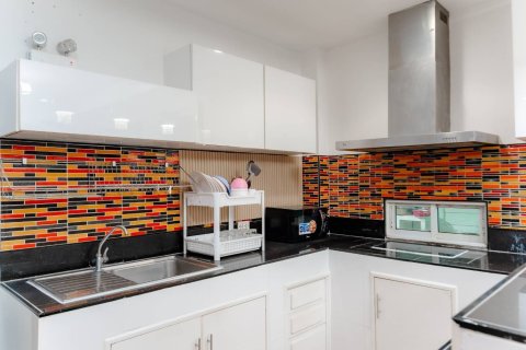 Chalet de 5 dormitorios en Hua Hin, Tailandia № 170957 - foto 9