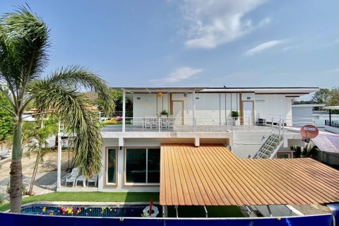 Chalet de 5 dormitorios en Hua Hin, Tailandia № 170957 - foto 27