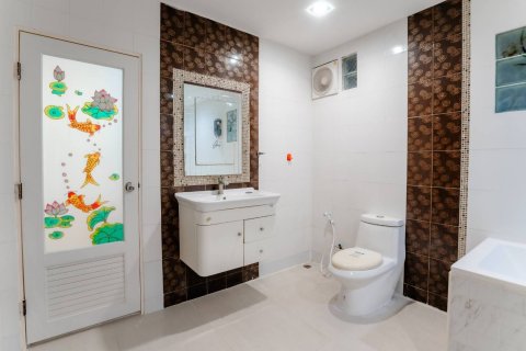 Chalet de 5 dormitorios en Hua Hin, Tailandia № 170957 - foto 19