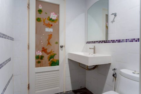 Chalet de 5 dormitorios en Hua Hin, Tailandia № 170957 - foto 20