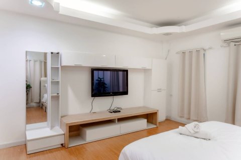 Chalet de 5 dormitorios en Hua Hin, Tailandia № 170957 - foto 12