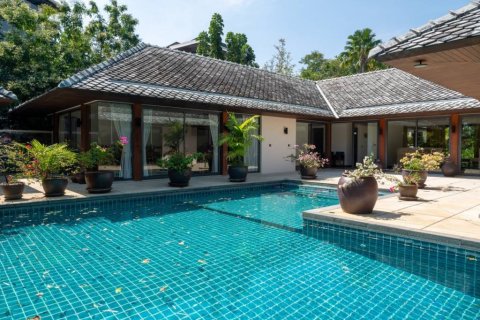 Villa in Phuket, Thailand 5 bedrooms № 155436
