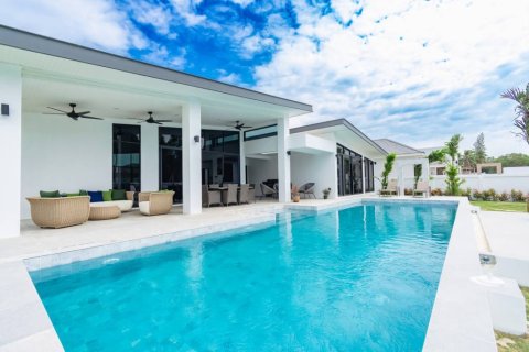 Villa in Pran Buri, Thailand 4 Schlafzimmer № 176786