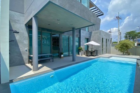 Chalet de 4 dormitorios en Pattaya, Tailandia № 176783