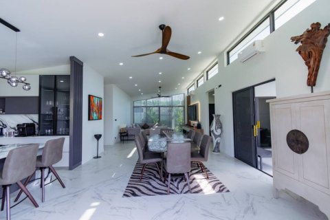 Villa in Pran Buri, Thailand 5 Schlafzimmer № 176787 - Foto 9