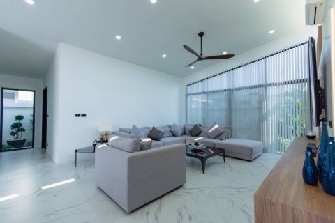 Villa in Pran Buri, Thailand 5 Schlafzimmer № 176787 - Foto 5